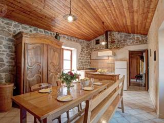 Gîte cosy et lumineux avec fourneau, terrasse, parking, proche de Montbrison, accepté animaux - FR-1-496-16 - Essertines-en-Châtelneuf - 4