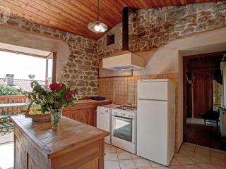 Gîte cosy et lumineux avec fourneau, terrasse, parking, proche de Montbrison, accepté animaux - FR-1-496-16 - Essertines-en-Châtelneuf - 2