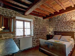 Gîte cosy et lumineux avec fourneau, terrasse, parking, proche de Montbrison, accepté animaux - FR-1-496-16 - Essertines-en-Châtelneuf - 1