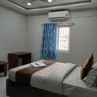Hotel Redmoon Plaza - Bangalore - 2
