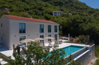 Villa Zvis Sea View with Private Pool & Peaceful Stay - 7