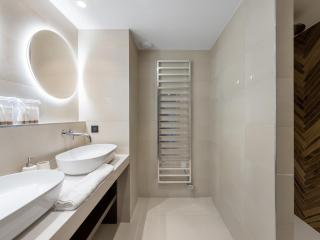 Appartement neuf proche pistes, 4 chambres avec sauna et cheminée - FR-1-562-63 - Courchevel - 3