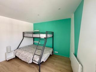Appartement Moderne Centre-Ville, Proche Plage, 5 Couchages, Parking Privé - FR-1-197-555 - Les Sables-dʼOlonne - 1