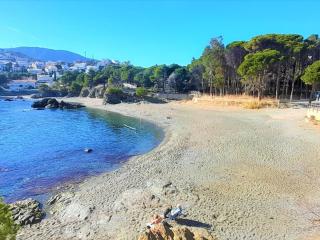 Apartamento con Terraza Centro del Puerto, Ideal para Parejas – Llançà, Costa Brava - ES-170-31 - Llança - 1