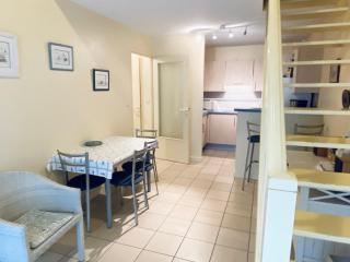 Appartement 2 pièces avec mezzanine chez plage, centre-ville et garage privé - FR-1-92-704 - 5