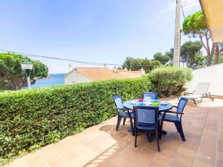 Apartamento luminoso con terraza, wifi, garaje y a 50m de la playa en Llançà - ES-228-15 - Llança - 0