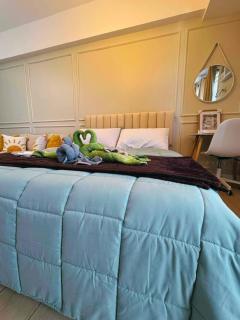 Cozy Unit near Venice Grand Canal Mall McKinley Hill Taguig - Manila - 8