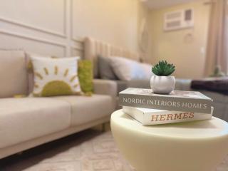 Cozy Unit near Venice Grand Canal Mall McKinley Hill Taguig - Manila - 3