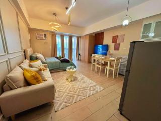 Cozy Unit near Venice Grand Canal Mall McKinley Hill Taguig - Manila - 1