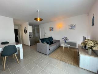 Bel Appartement T2 en Centre-Ville d'Arcachon avec Balcon, à 200m de la Plage et Proche de la Gare - FR-1-474-243 - 2