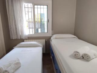 Apartamento con terraza a metros de la playa y zona comercial, ideal familiar - Costa Brava - ES-209-68 - Platja d'Aro - 4