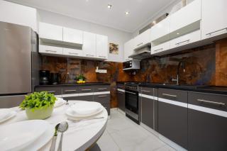 Comfortable Apartment Near Park Szczęśliwicki Warsaw by Noclegi Renters - Warsaw - 1