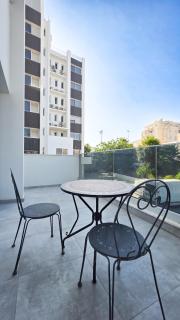 Poolside Lux Apartment - Lárnaca - 9