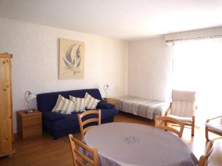 Studio face mer avec balcon – 50m plage, proximité commerces et marché - FR-1-92-607 - 1