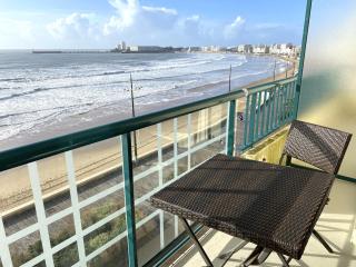 Studio face mer avec balcon – 50m plage, proximité commerces et marché - FR-1-92-607 - Les Sables-dʼOlonne - 0