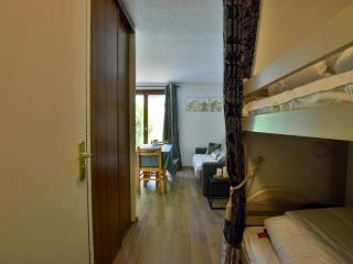 Studio cosy à Bernex avec terrasse et parking - FR-1-498-92 - 2
