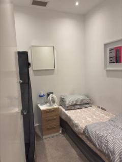 Bath Road Homestay - Slough - 5