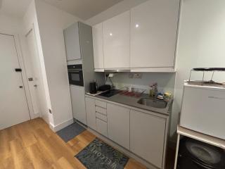 Bath Road Homestay - Slough - 4