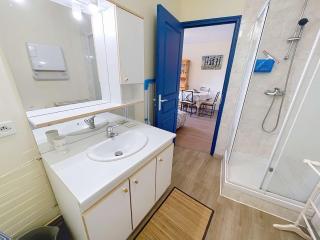 Appartement T2 avec ascenseur, hypercentre, à 50m de la plage, WIFI, TV connectée, linge en option - FR-1-361-4 - Granville - 1