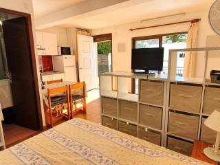 Studio avec coin-nuit, piscine, terrasse et parking à Sainte-Maxime, proche plages et commerces - FR-1-780-74 - Sainte-Maxime - 2