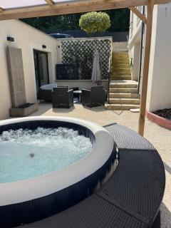 Appartement indépendant refait a neuf avec jacuzzi et terrasse privative proximité gare - Viarmes - 9