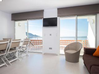 Apartamento moderno, renovado y soleado con vistas panorámicas al mar en primera línea de playa - ES-228-100 - Roses - 0