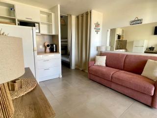 Studio Climatisé avec Coin Nuit et Piscine Proche Plage - FR-1-748-25 - 7