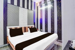 Collection O Sector 121 Gaur City Mall Noida Royal FNG - Noida - 3