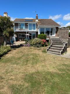 Step onto the beach at 7 Aldwick Avenue - Bersted - 1