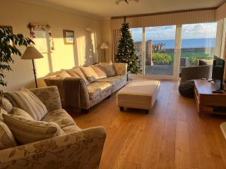 Step onto the beach at 7 Aldwick Avenue - Bersted - 4