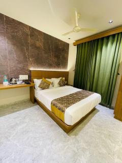 Glitz T2 Grand-Next to Intl Airport - 1