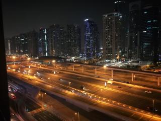 Ladies Only, Small Private Single Room In The Heart Of Dubai Marina-Near Metro Station - 5