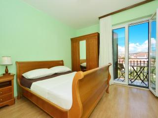 Apartment Vukadin - Trogir - 0