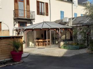 Maison familiale avec piscine privée à Saint-Gaultier - FR-1-591-752 - 2