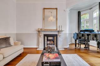 NEW - 2 Bed Flat - West Kensington Station - Private Garden - Londra - 4
