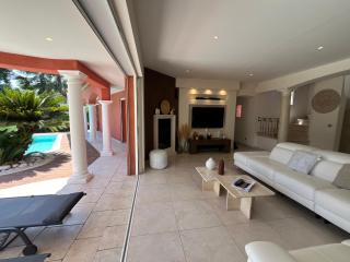 Superbe villa avec piscine privée à Fréjus - FR-1-466A-56 - 2
