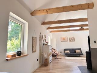 Domek w Lesie z Parkingiem i Jacuzzi w Leliwie by Noclegi Renters - - 4