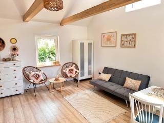 Domek w Lesie z Parkingiem i Jacuzzi w Leliwie by Noclegi Renters - - 0