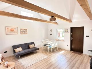 Domek w Lesie z Parkingiem i Jacuzzi w Leliwie by Noclegi Renters - - 7