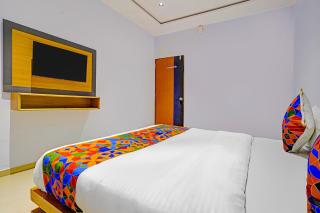 FabHotel Nidhivan Palace - Udhna Darwaja - 7