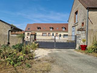 Deux gîtes charmants près d'Orléans avec jardin et parking privatif - FR-1-590-577 - 6