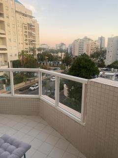 סאל פאי תפוחים - Rishon LeẔiyyon - 2