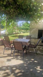 Kiwi house - Podgorica - 0