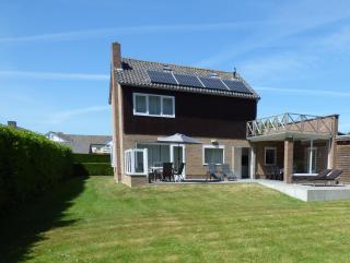 Margret detached holiday home with huge garden in the centre of Cadzand and near beach - Cadzand - 0