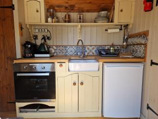 Elmdale Hut - Shepherds Hut - Yatton - 5