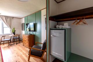 The Perch Hotel - - 4