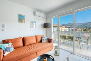 2-Bedroom Apartment with Pool Parking & Balcony - Le Lavandou - 6