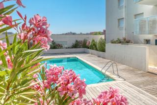 2-Bedroom Apartment with Pool Parking & Balcony - Le Lavandou - 9