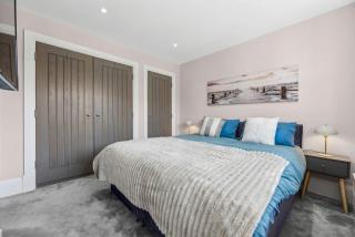 3BR Home nr M6 Hot Tub Parking & Garden - Curdworth - 5