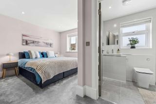 3BR Home nr M6 Hot Tub Parking & Garden - Curdworth - 4